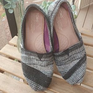 Textile patterned Toms